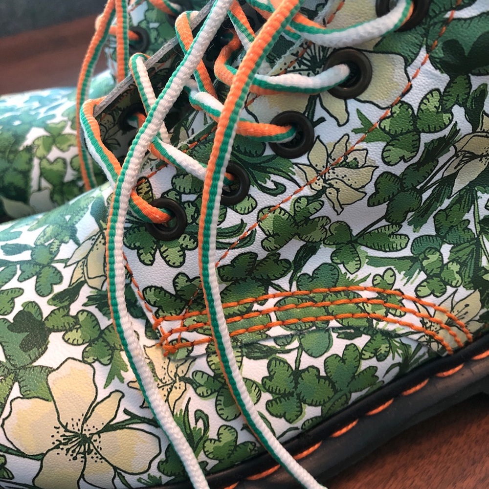 SOLD Limited edition shamrock Dr. Martens - Picture 5 of 8